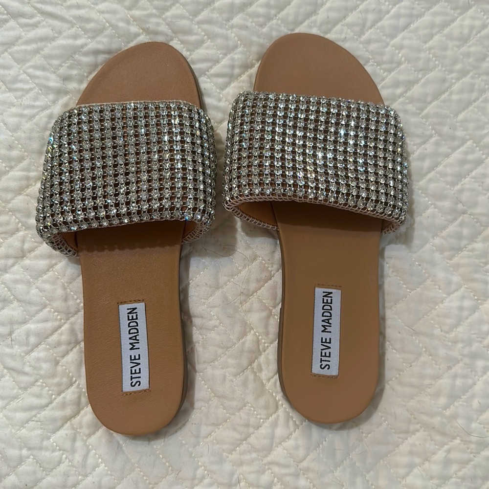 Kameo Steve Madden slide, size 7